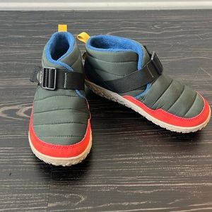 Chaco ramble puff linear